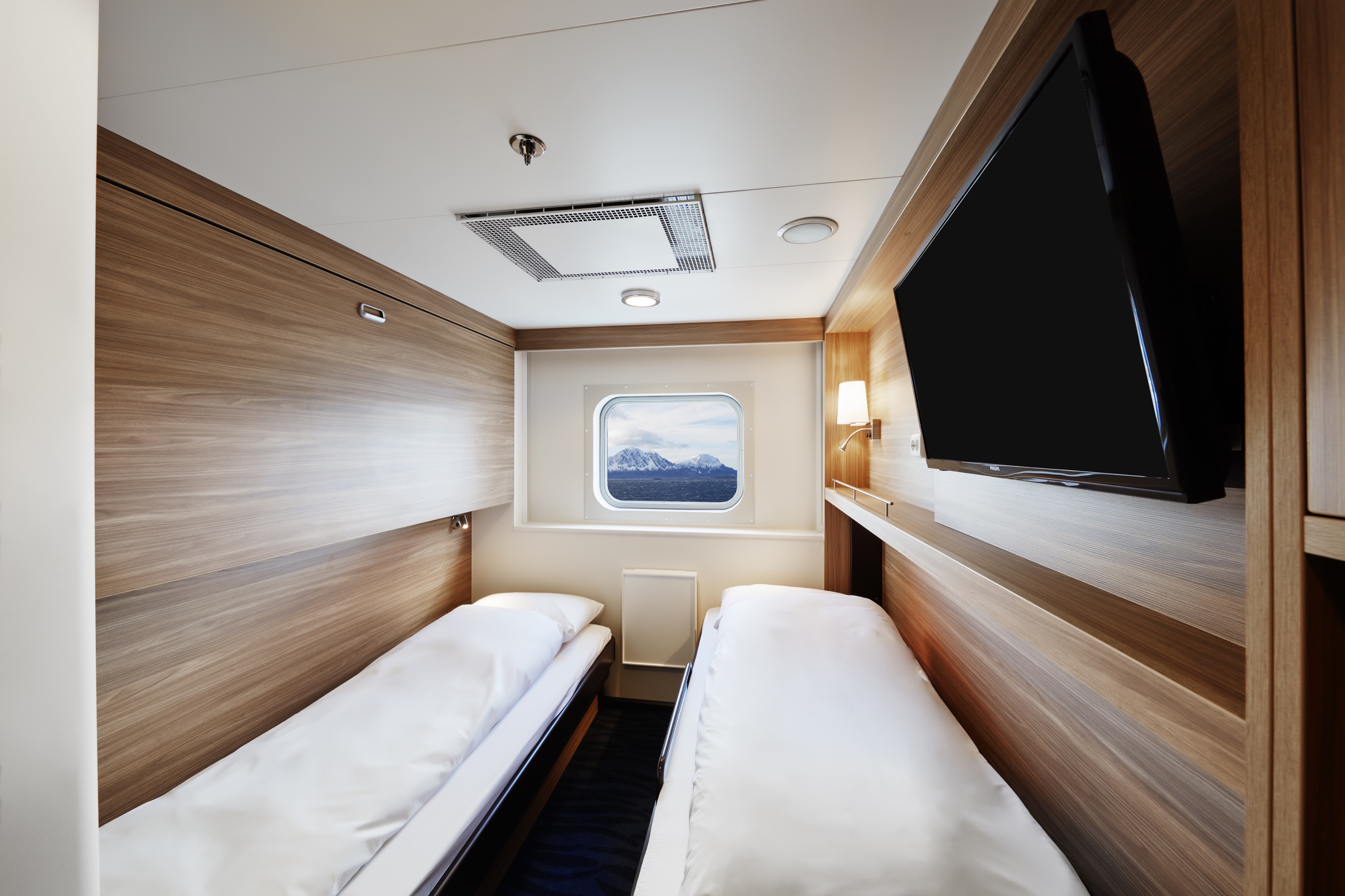 Polar Outside | Triple on promenade or upper deck with window